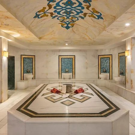 Wyndham Garden Lara 4* Antália