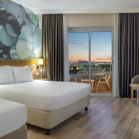 Wyndham Garden Lara Hotel 4*
